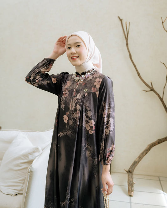 Safira Dress in Black