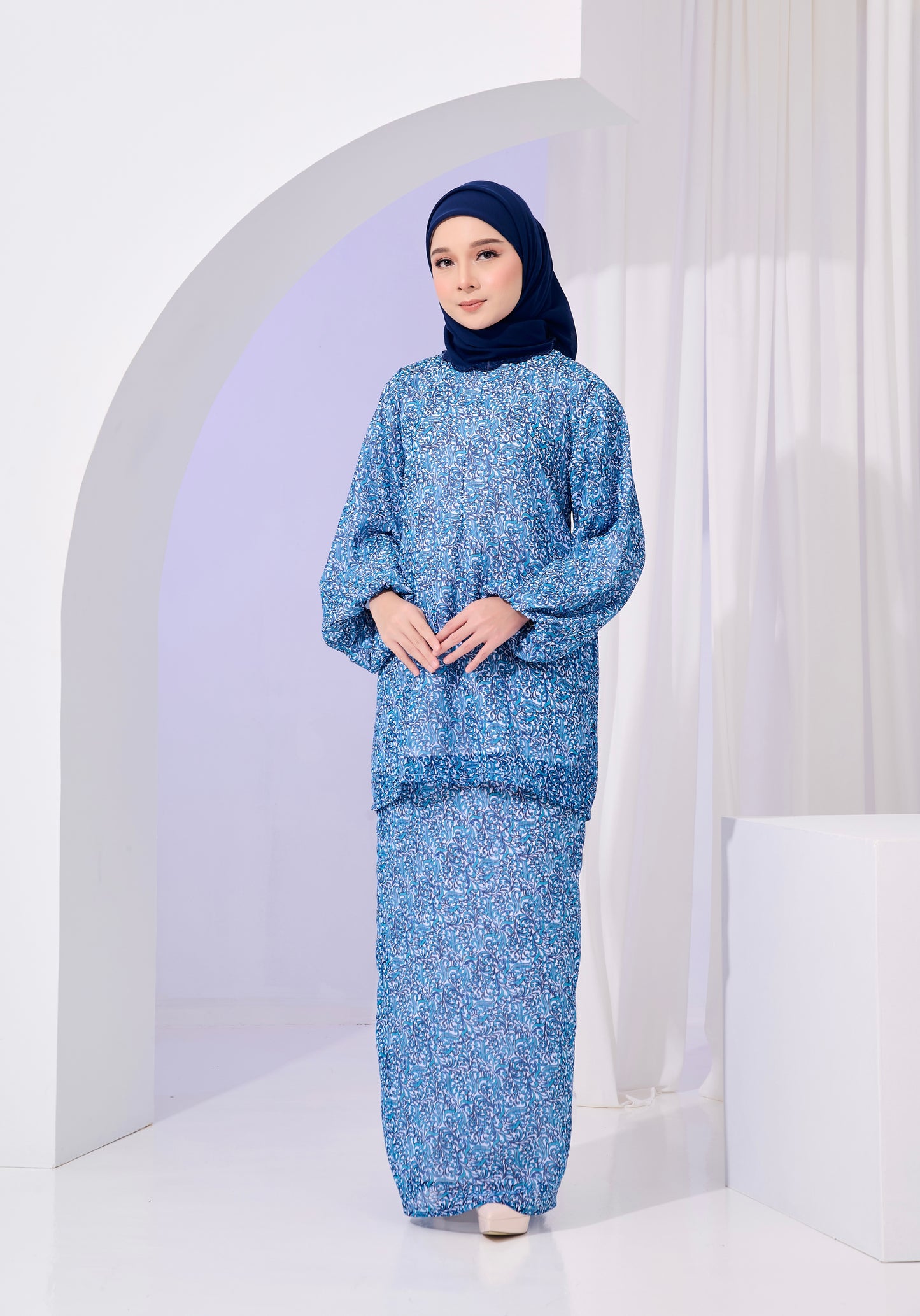 Stella Kurung in Navy Wind