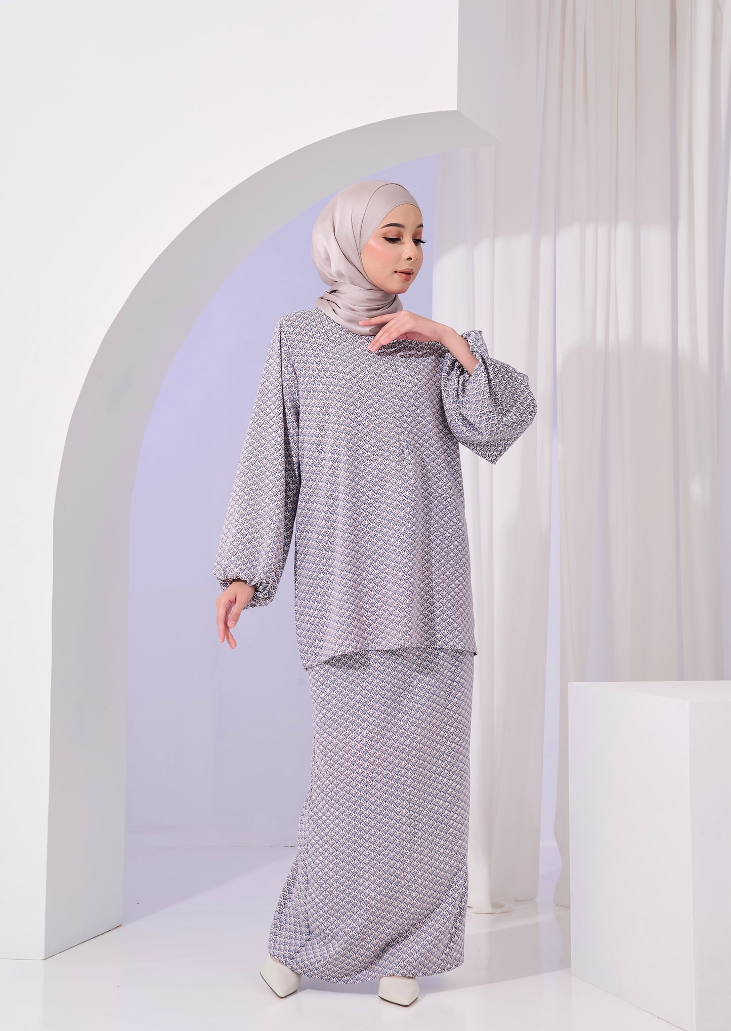 Suri Kurung in Crown Moon