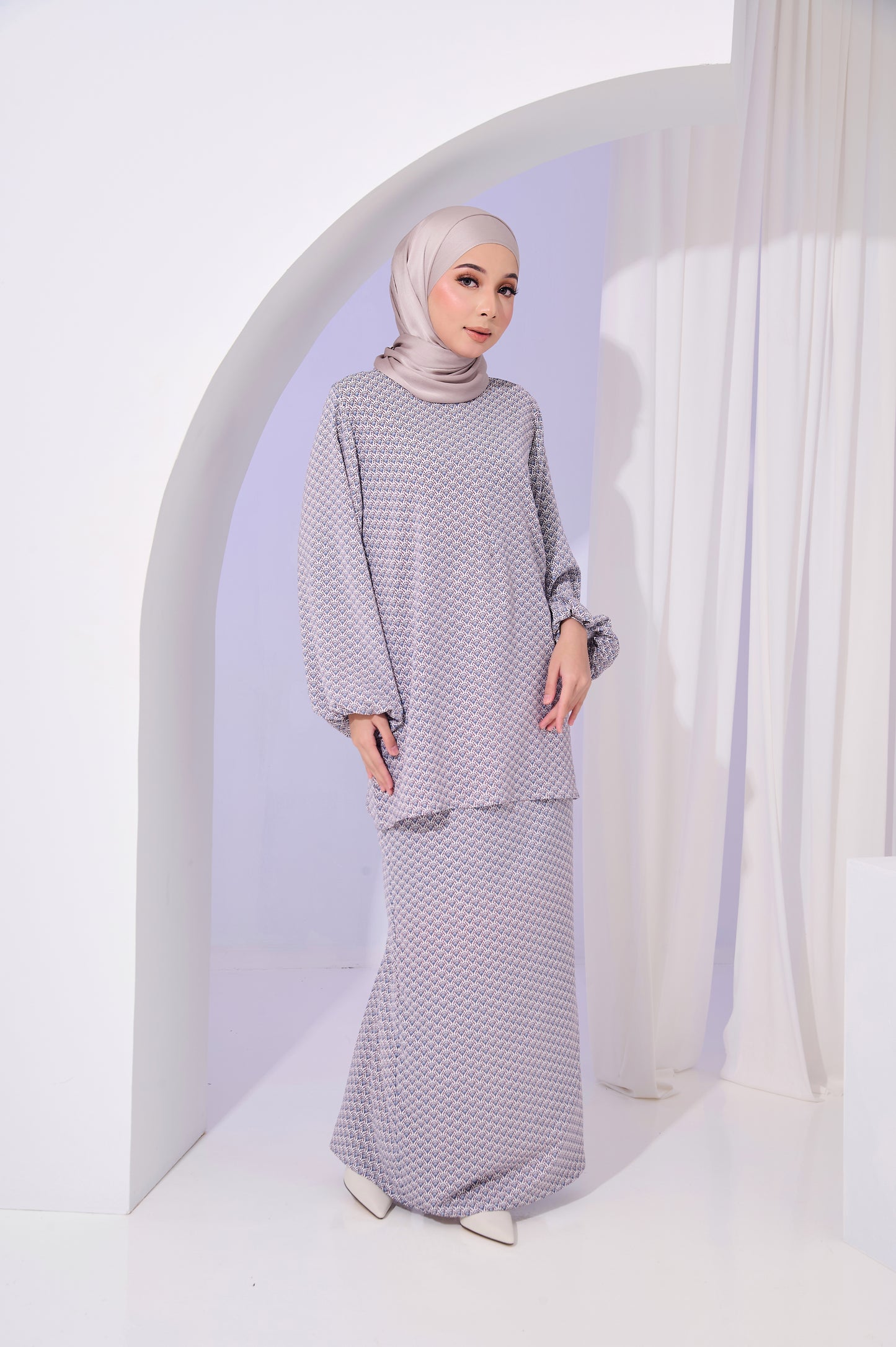 Suri Kurung in Crown Moon