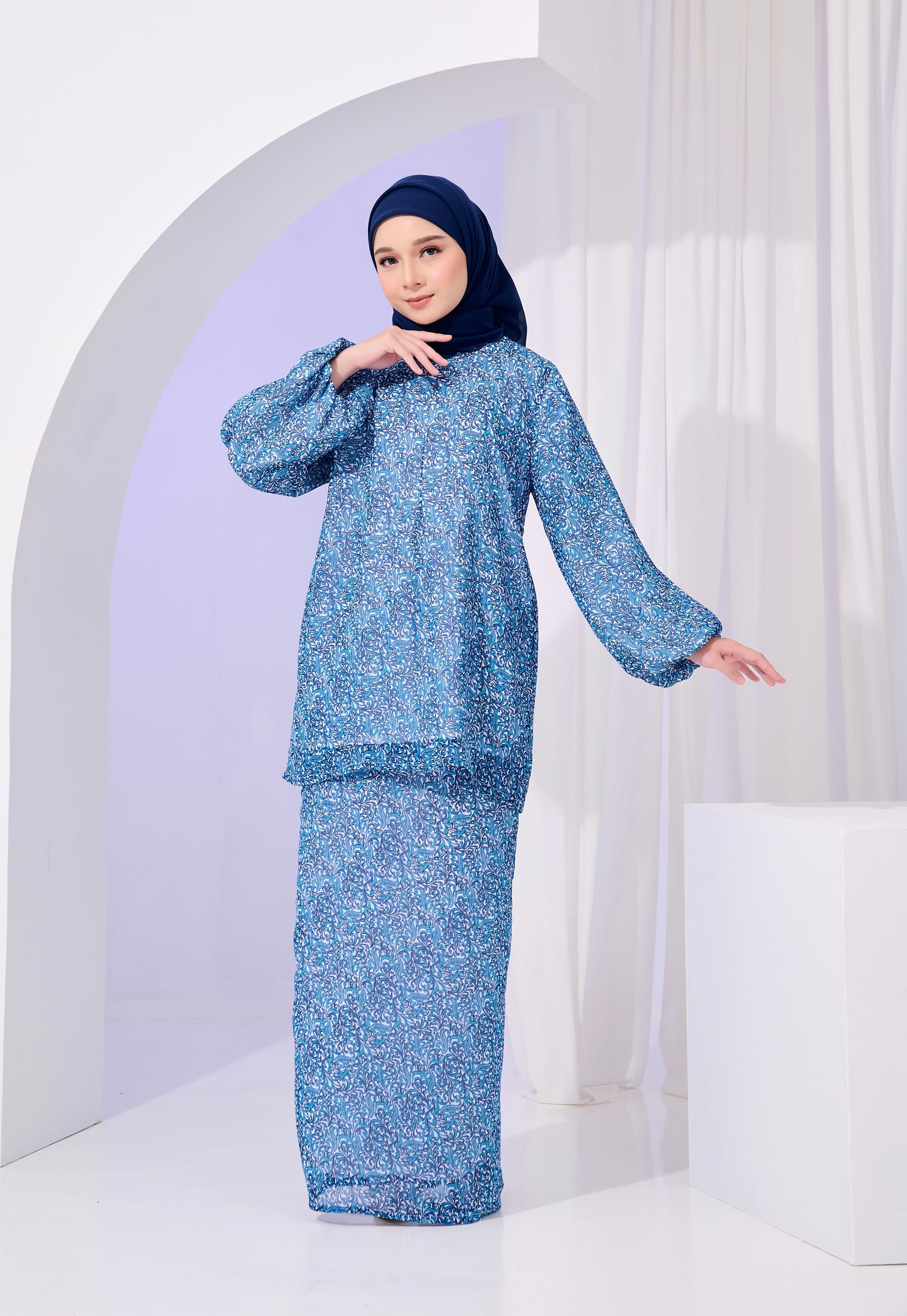 Stella Kurung in Navy Wind