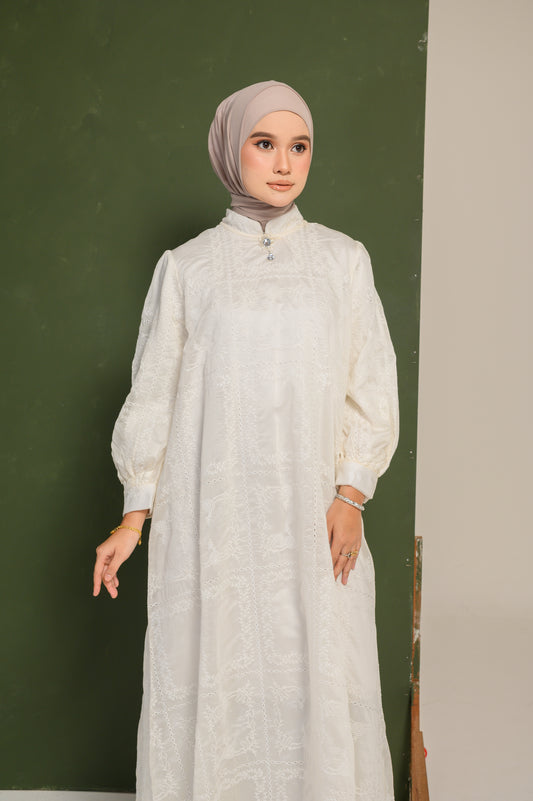 Trisya Dress in Off White