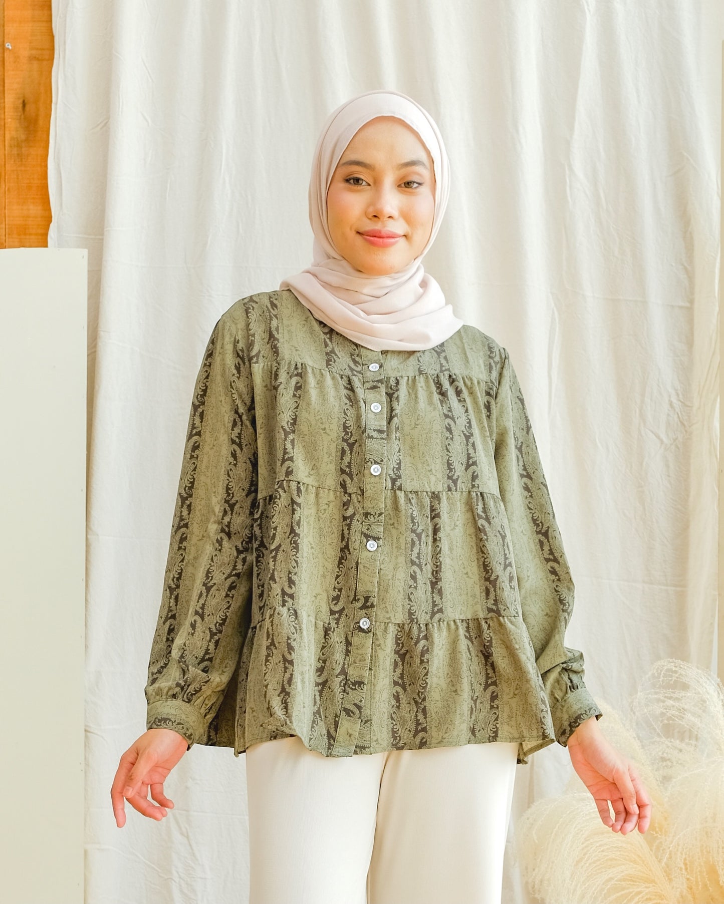 Nayla Blouse in Olive Green