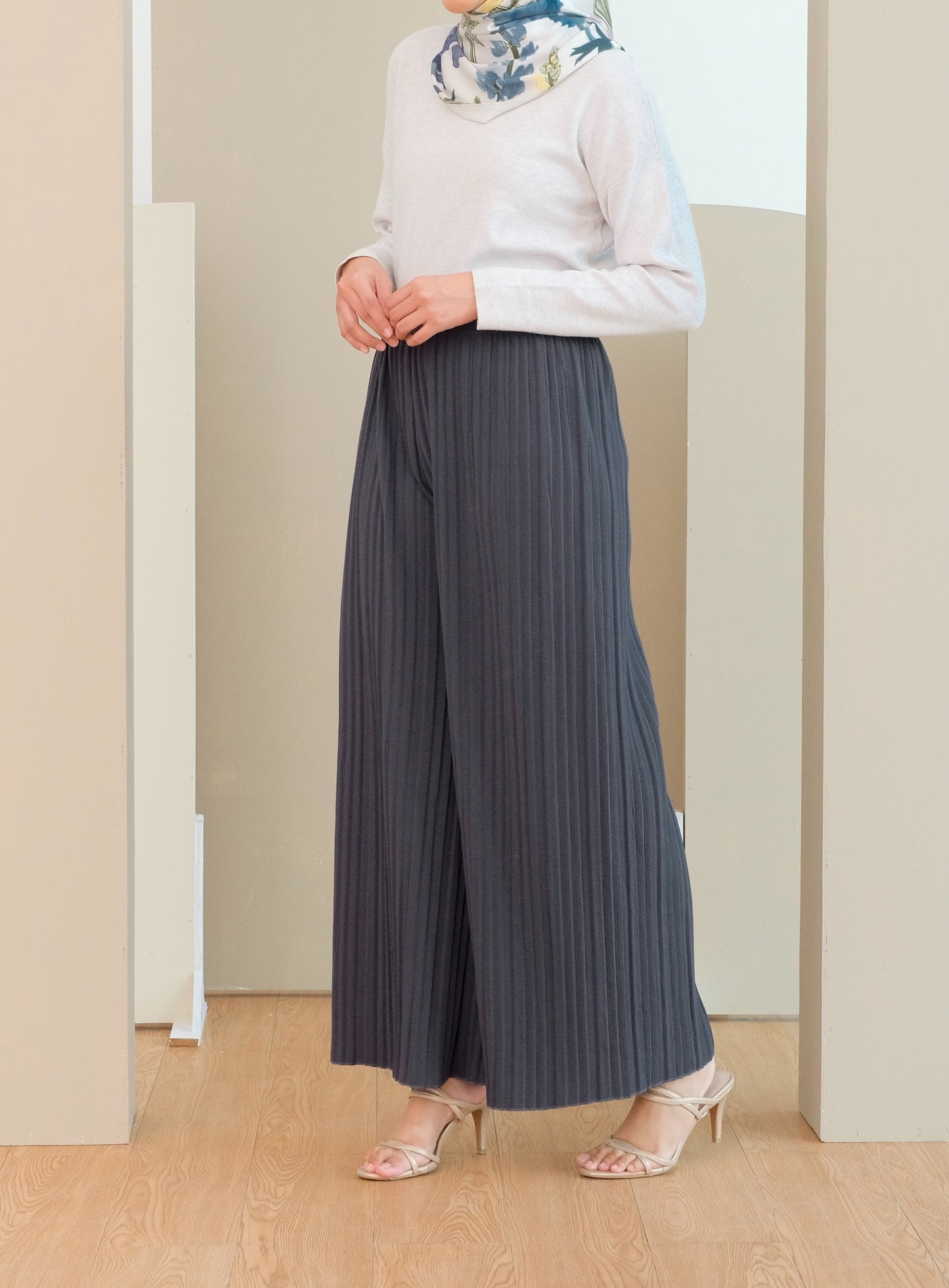 Laurel Pants in Warm Grey