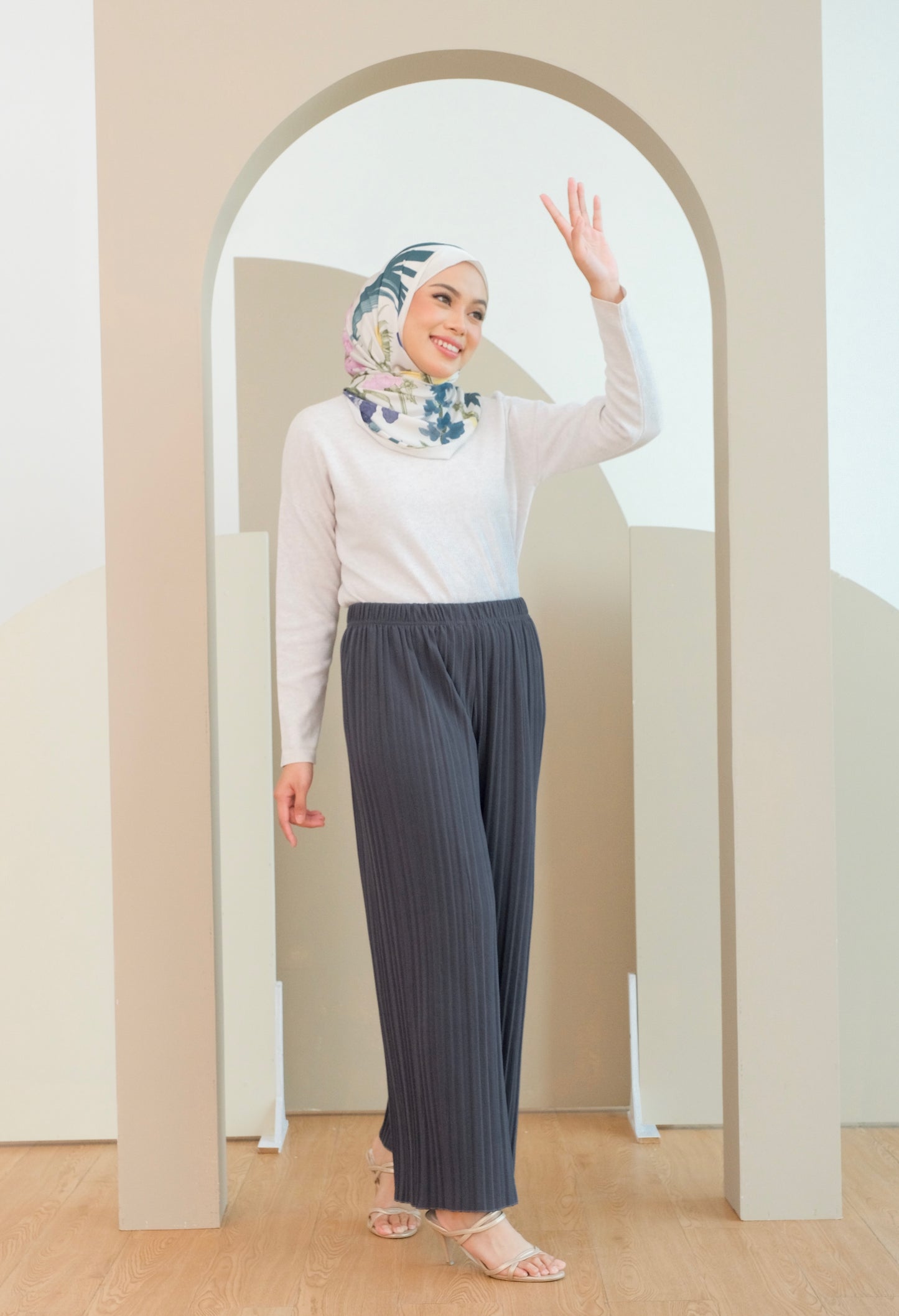 Laurel Pants in Warm Grey