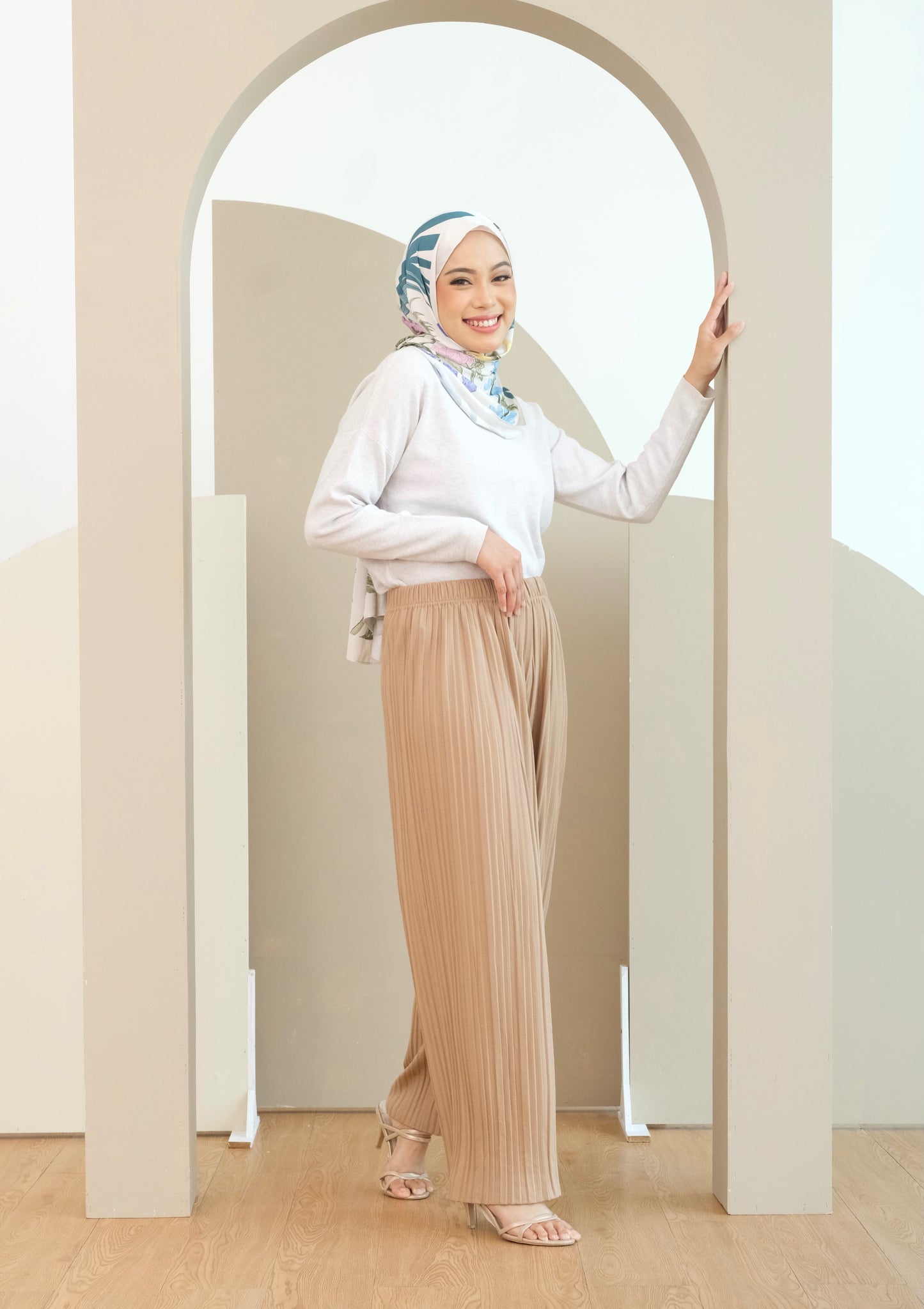 Laurel Pants in Khaki Brown