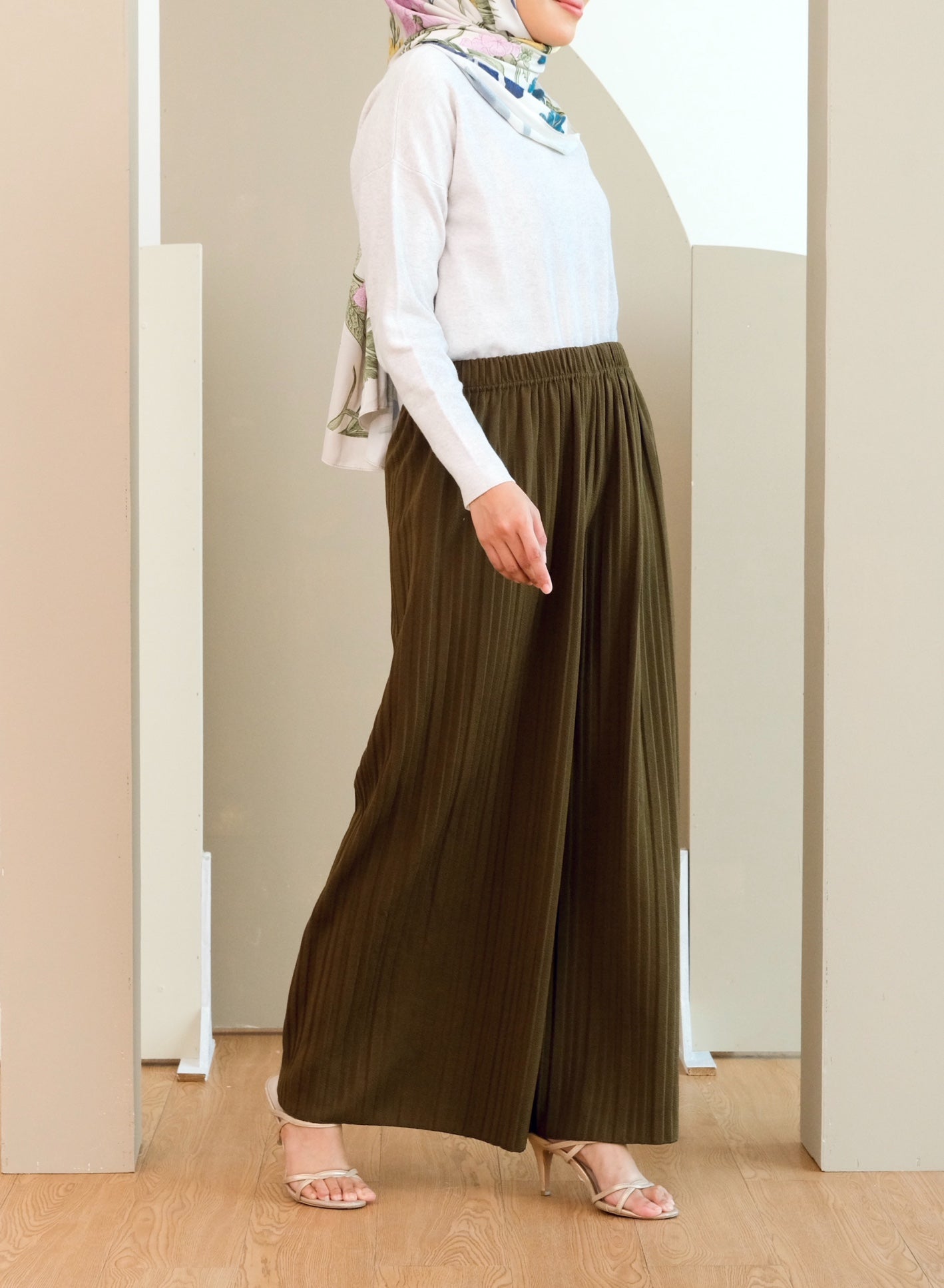 Laurel Pants in Olive Green