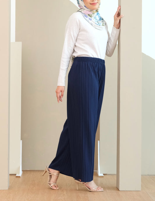 Laurel Pants in Navy Blue